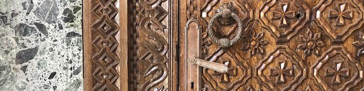 door banner
